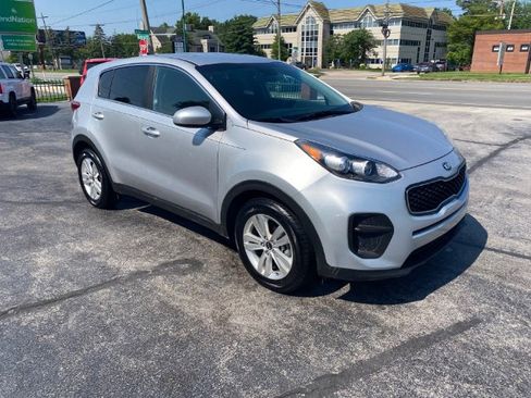 Used 2019 Kia Sportage LX image 2