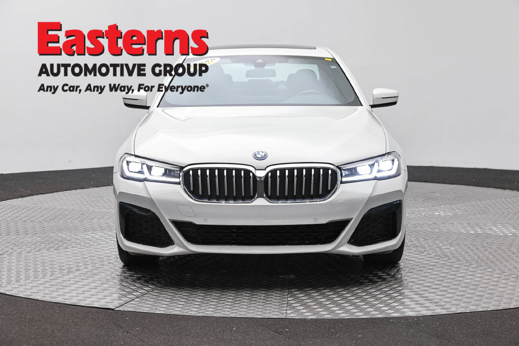 Used 2023 BMW 530e w/ M Sport Package RWD image 3