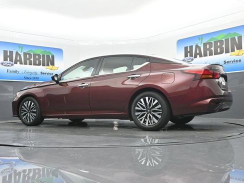 Used 2025 Nissan Altima 2.5 SV FWD image 20