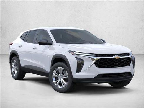 New 2026 Chevrolet Trax LS image 7