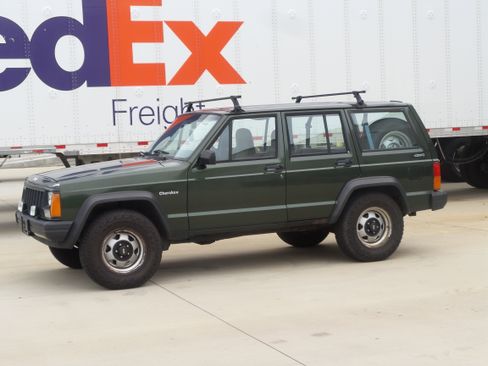Used 1996 Jeep Cherokee SE image 4