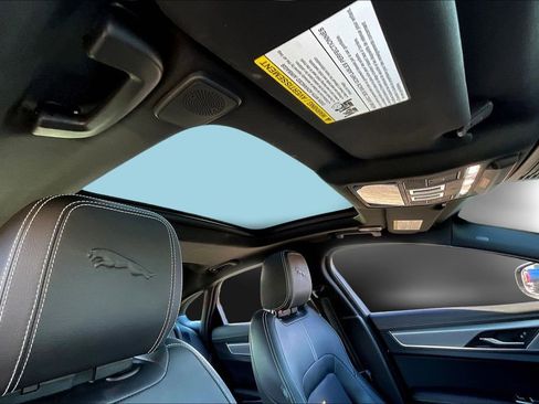 Used 2022 Jaguar XF R-Dynamic SE image 26