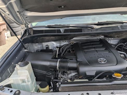 Used 2017 Toyota Tundra SR5 w/ SR5 Upgrade Package RWD image 23