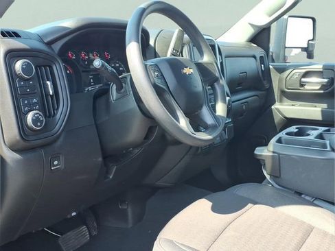 Used 2025 Chevrolet Silverado 2500 Custom w/ Custom Value Package image 8