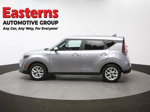 Used 2025 Kia Soul LX w/ LX Technology Package FWD image 60