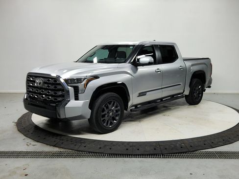Used 2025 Toyota Tundra Platinum AWD/4WD image 4