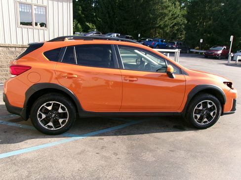 Used 2019 Subaru Crosstrek 2.0i Premium w/ Moonroof Package image 6