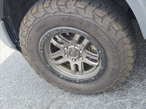 Used 2019 Ford F150 XLT w/ Equipment Group 302A Luxury AWD/4WD image 19