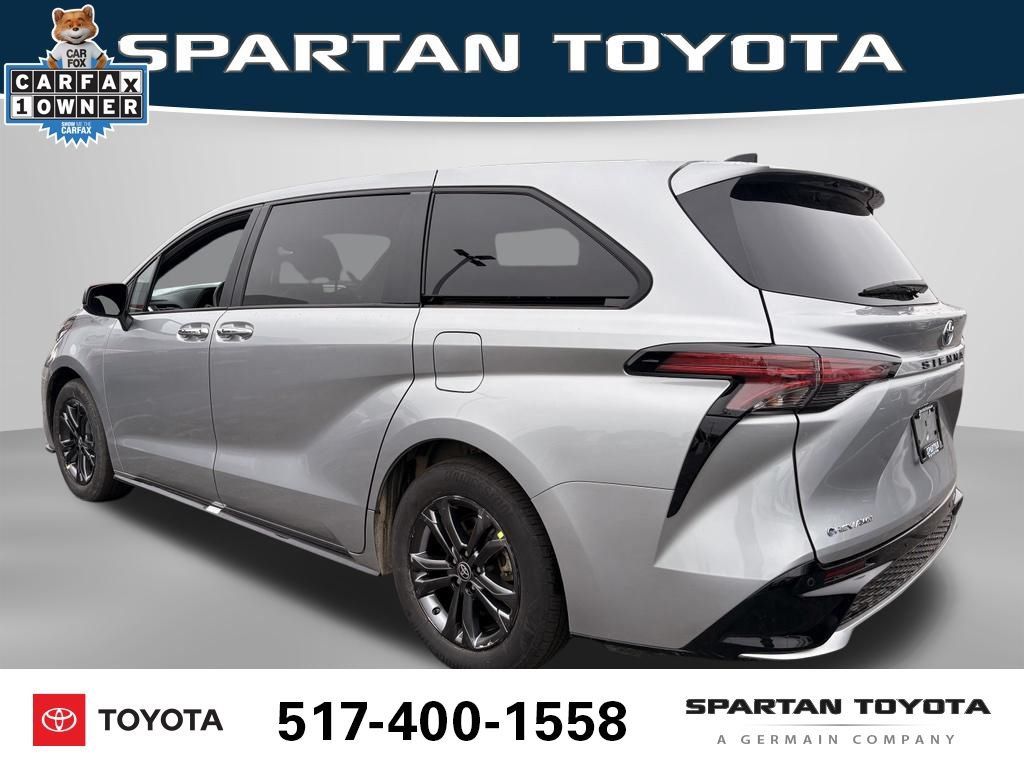 Used 2025 Toyota Sienna XSE AWD/4WD image 3