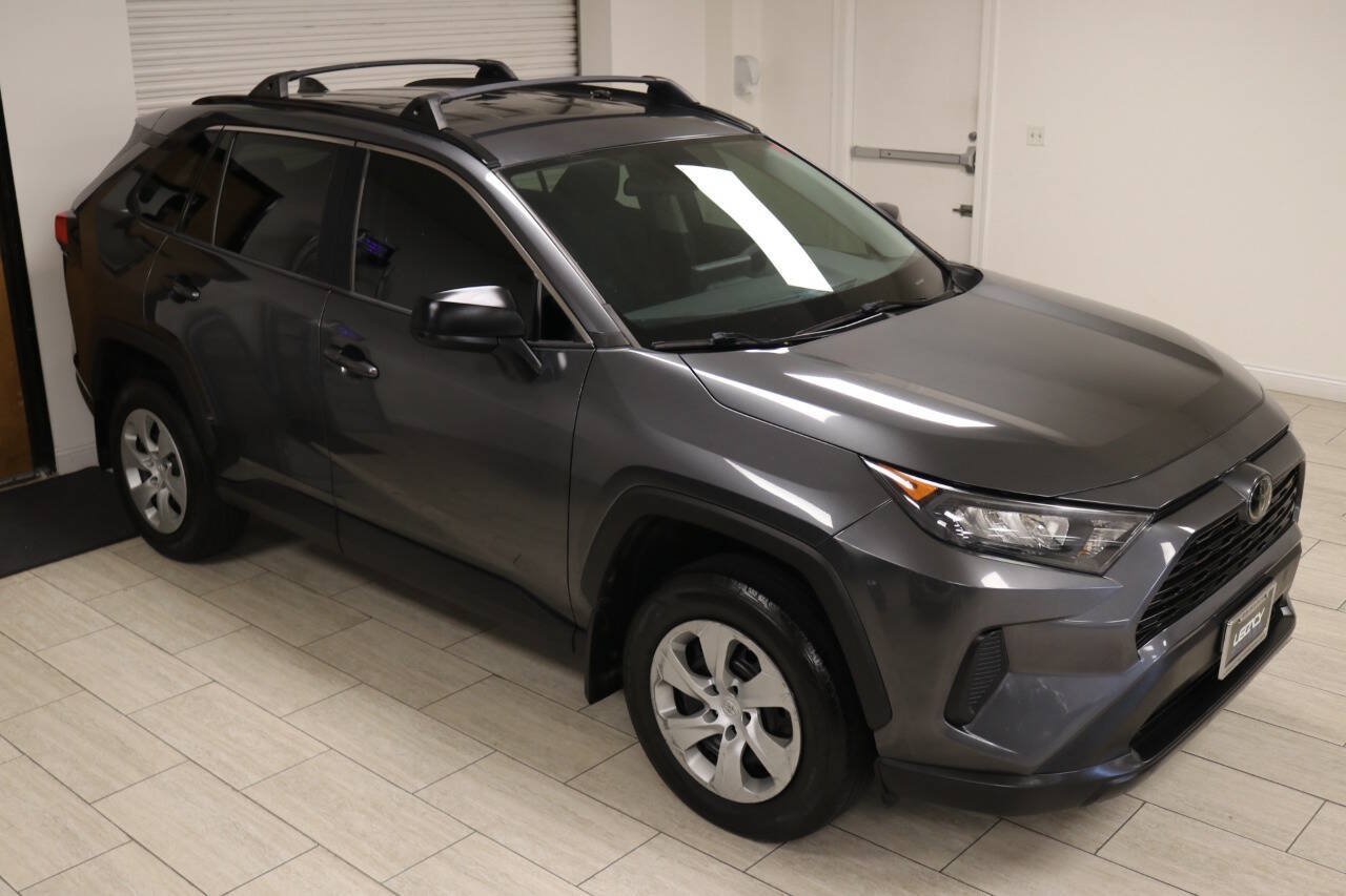 Used 2020 Toyota RAV4 LE w/ Carpet Mat Package AWD/4WD image 91