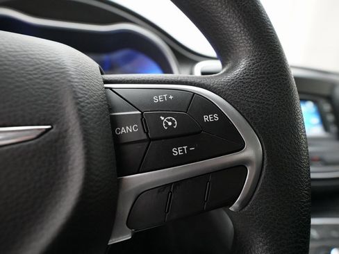 Used 2016 Chrysler 200 Limited image 18