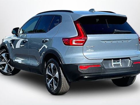 Used 2023 Volvo XC40 B4 Ultimate FWD image 5