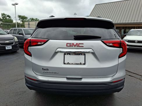 Used 2020 GMC Terrain SLE w/ Driver Convenience Package FWD image 5