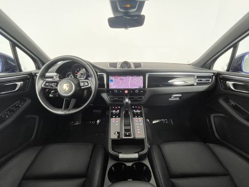 Used 2025 Porsche Macan image 13