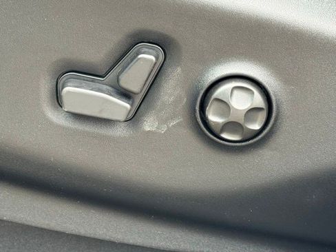 New 2026 Chrysler Pacifica Select FWD image 10