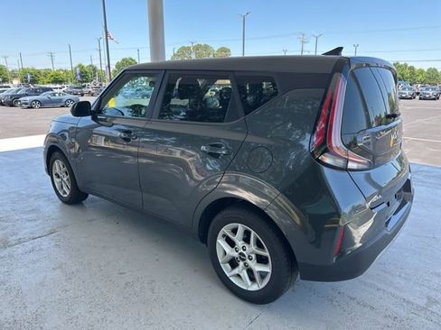 Used 2023 Kia Soul LX w/ Option Group 015 FWD image 5