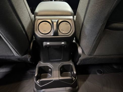 Used 2025 Jeep Wrangler Sport S AWD/4WD image 17