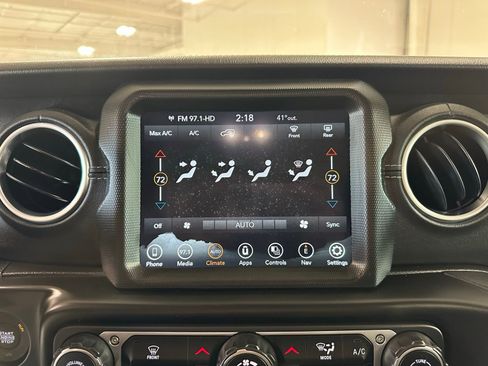 Used 2022 Jeep Wrangler Unlimited Sahara image 26