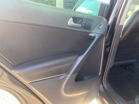 Used 2017 Volkswagen Tiguan Sport image 7