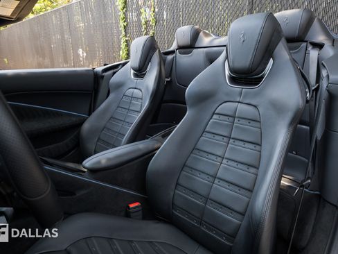 Used 2024 Ferrari Roma Spider RWD image 28