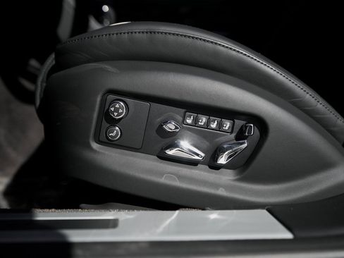 Used 2024 Bentley Flying Spur S V8 image 31