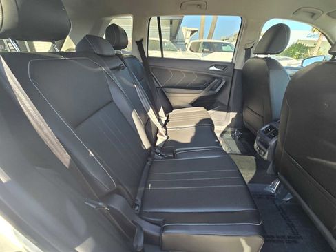 Used 2022 Volkswagen Tiguan SE image 14