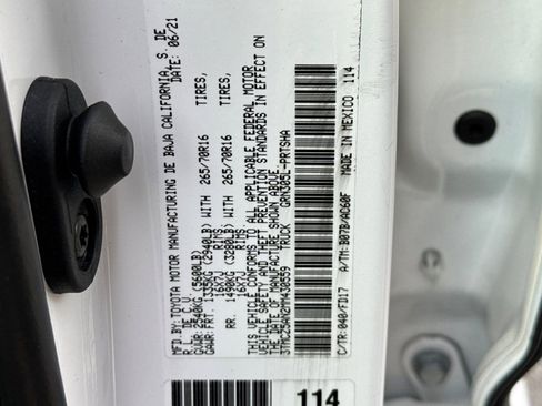 Used 2021 Toyota Tacoma TRD Off-Road w/ Technology Package image 27