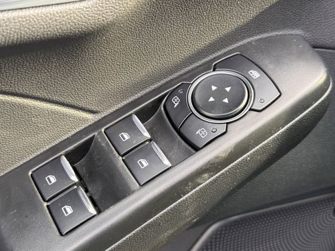 New 2026 Ford Escape SE w/ PHEV Premium Package FWD image 6