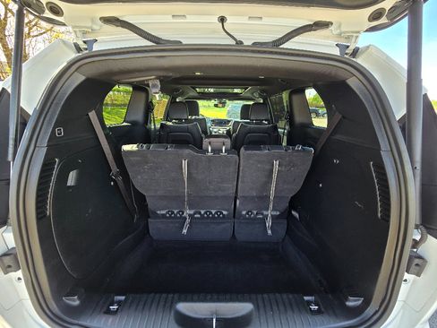 Used 2025 Chrysler Pacifica Limited FWD image 21