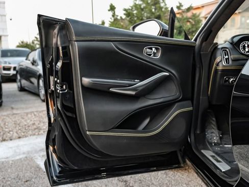 Used 2021 Aston Martin DBX image 45