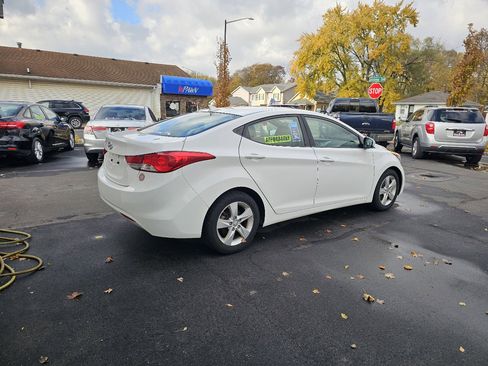 Used 2013 Hyundai Elantra GLS image 11