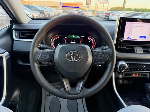 Used 2023 Toyota RAV4 XLE FWD image 15