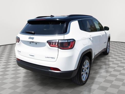Used 2025 Jeep Compass Limited AWD/4WD image 5