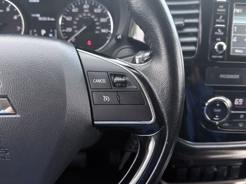 Used 2017 Mitsubishi Outlander ES AWD/4WD image 7