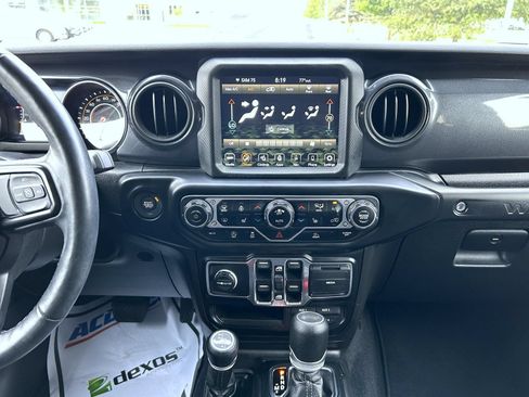 Used 2022 Jeep Wrangler Unlimited Sport AWD/4WD image 13
