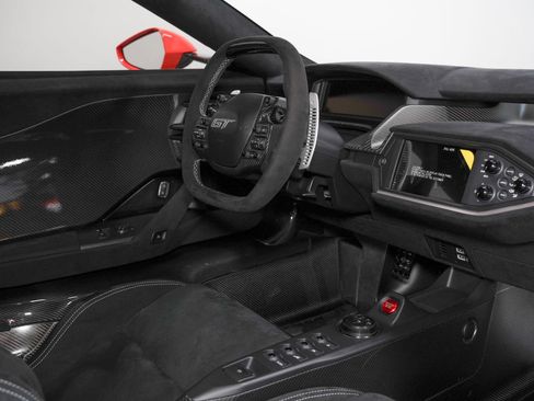 Used 2019 Ford GT RWD image 39