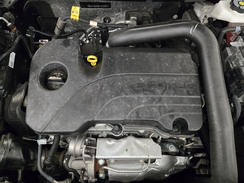 Used 2024 GMC Terrain SLE FWD image 31