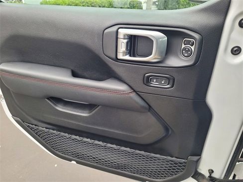 Used 2023 Jeep Gladiator Rubicon w/ Cold Weather Group image 13