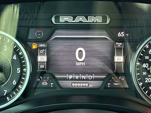Used 2024 RAM 1500 Laramie AWD/4WD image 10