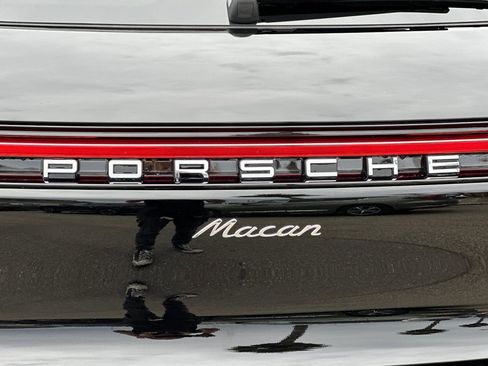 New 2025 Porsche Macan image 39