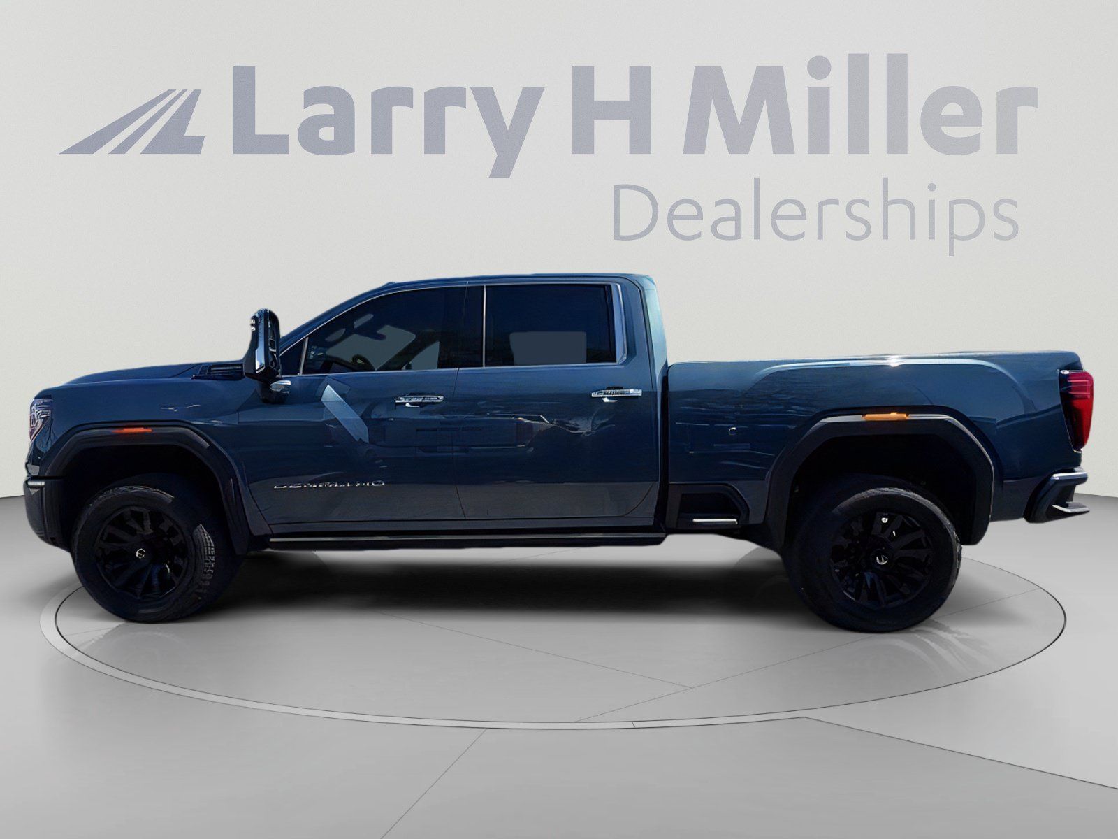 Used 2026 GMC Sierra 2500 Denali Ultimate w/ Max Trailering Package AWD/4WD image 3