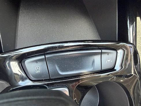 Used 2024 Chevrolet Trax LT FWD image 26