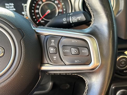 Used 2020 Jeep Gladiator Rubicon image 30