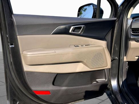 Used 2026 Kia Carnival FWD image 22