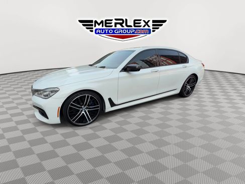 Used 2018 BMW 750i w/ Executive Package RWD image 4