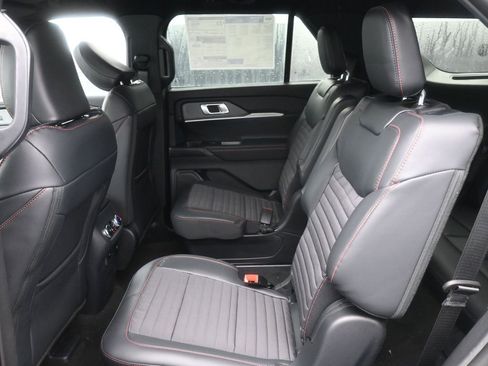 New 2026 Ford Explorer ST-Line w/ ST-Line Street Pack image 17