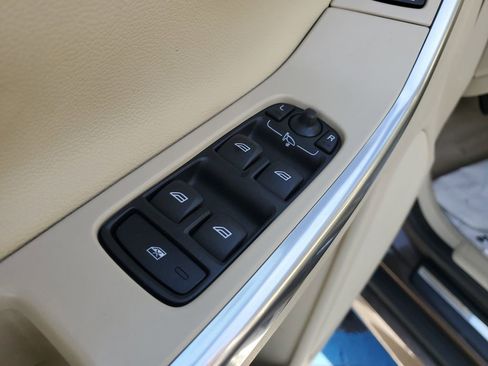 Used 2015 Volvo XC60 T5 w/ Proximity Package image 26