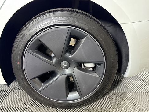 Used 2023 Tesla Model 3 Standard Range RWD image 11