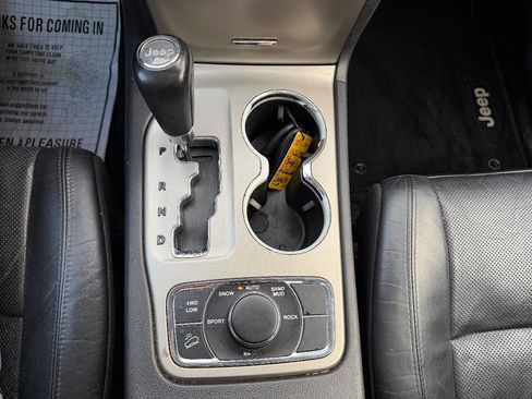 Used 2013 Jeep Grand Cherokee Limited w/ Advance Technology Group image 16