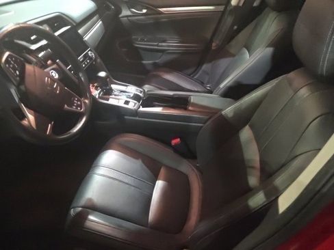 Used 2018 Honda Civic Touring image 10